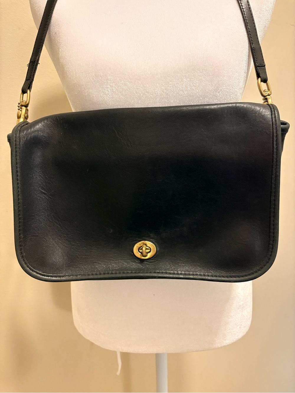 Coach Black Leather Shoulder Bag with Gold Turnlock